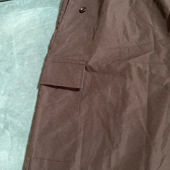 Black parachute pants no size but runs 2XL to 3XL adjustable waist. Never worn - Picture 3 of 9